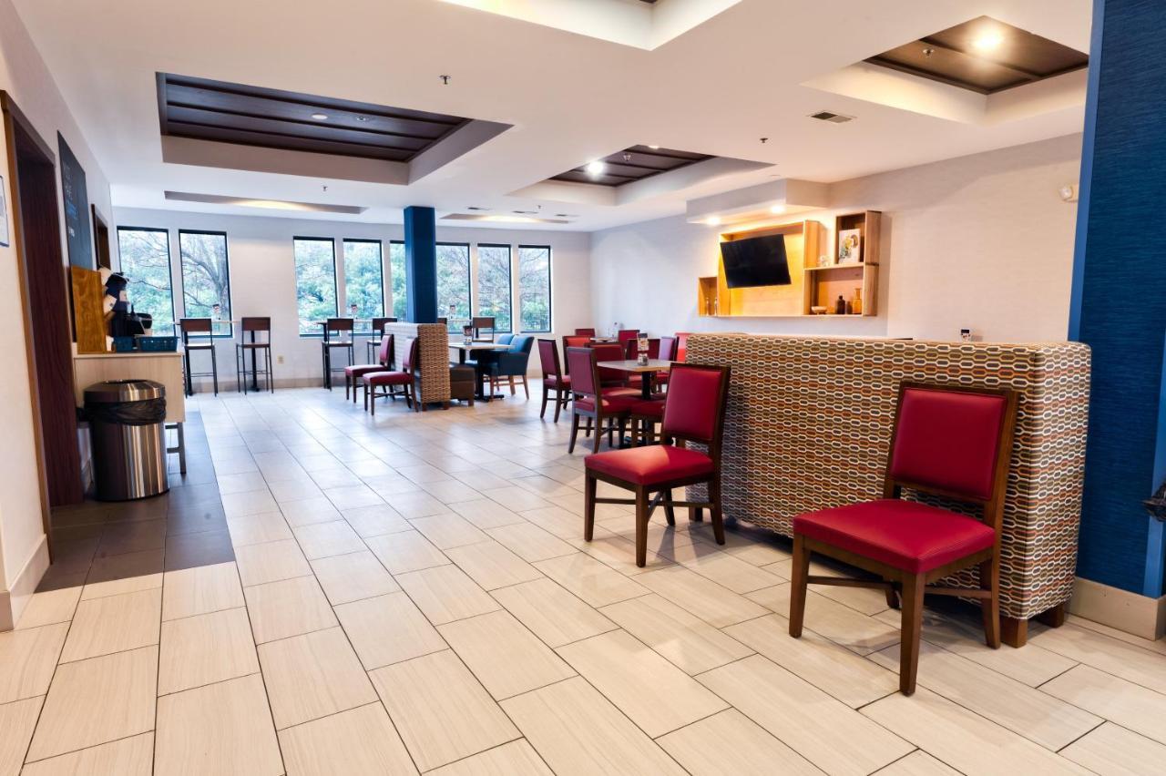 Holiday Inn Express Hotel & Suites Goshen By Ihg Exterior foto