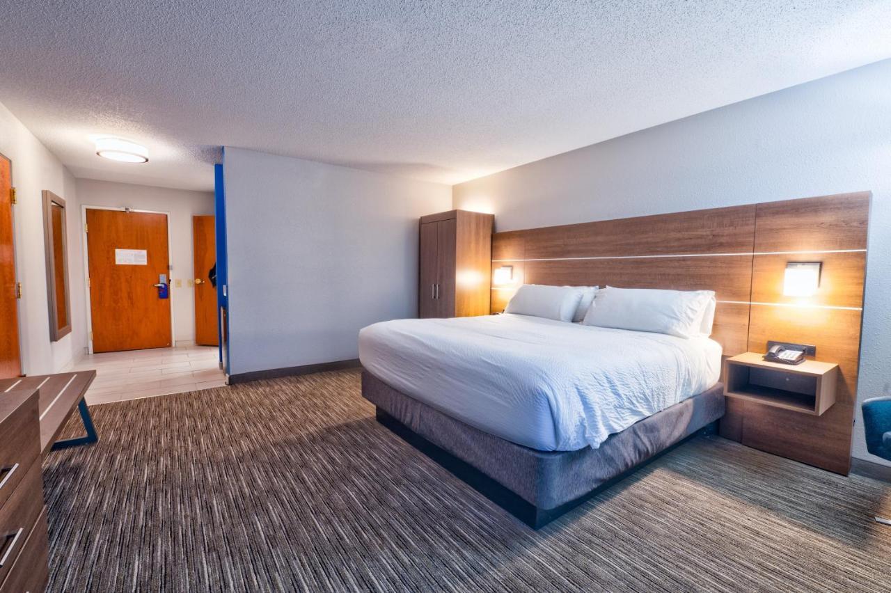 Holiday Inn Express Hotel & Suites Goshen By Ihg Exterior foto