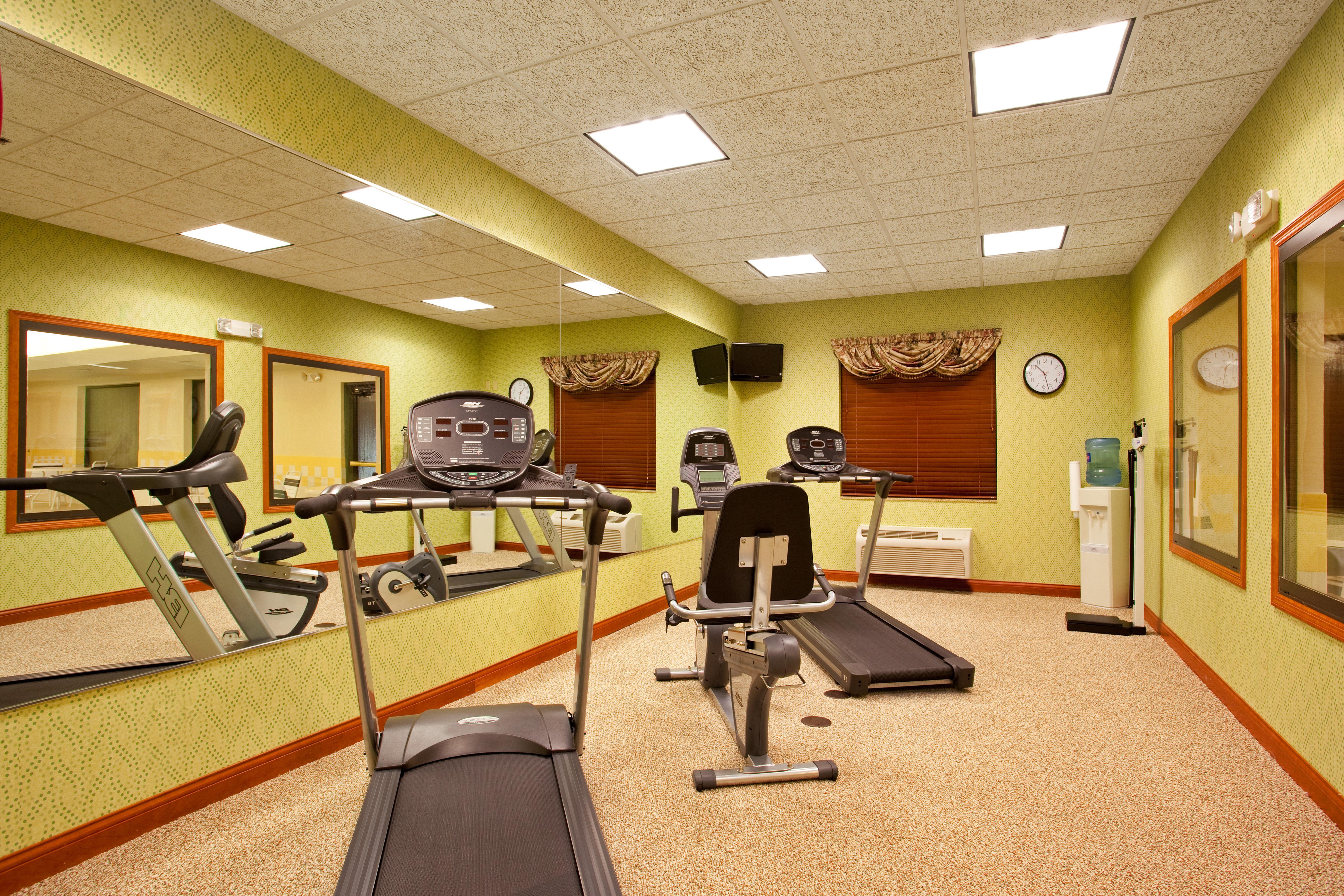 Holiday Inn Express Hotel & Suites Goshen By Ihg Exterior foto
